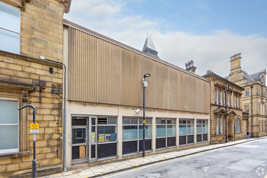 28 King St, Wakefield to rent - Building Photo - Image 2 of 2