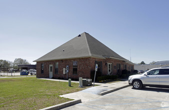 1532 S Burnside Ave, Gonzales, LA for sale Primary Photo- Image 1 of 1