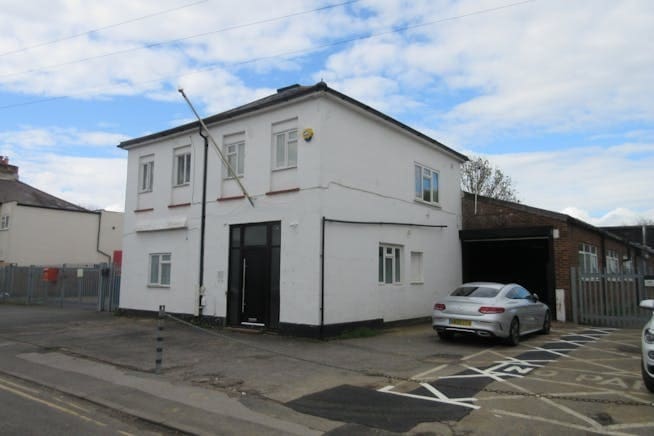 Alexandra Rd, Addlestone for sale - Primary Photo - Image 1 of 1