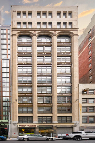 39-41 W 38th St, New York, NY for rent - Building Photo - Image 1 of 4