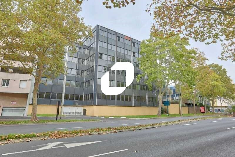 Office in Évry-Courcouronnes to rent Building Photo- Image 1 of 22
