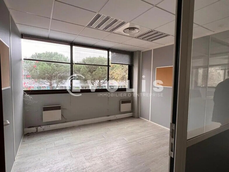 Office in Mérignac to rent - Interior Photo - Image 3 of 6