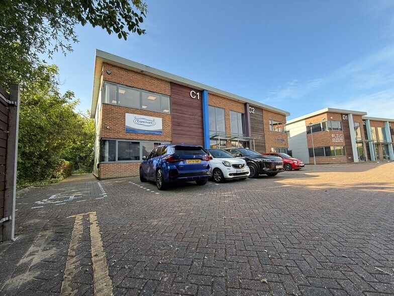 Yeoman Way, Worthing to rent - Primary Photo - Image 1 of 13