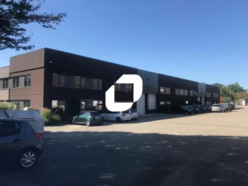 Light Industrial in Dardilly to rent Building Photo- Image 1 of 24