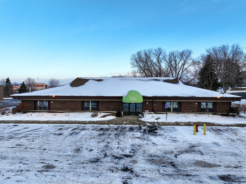 100 Cobblestone Ln, Burnsville, MN for sale - Building Photo - Image 1 of 5