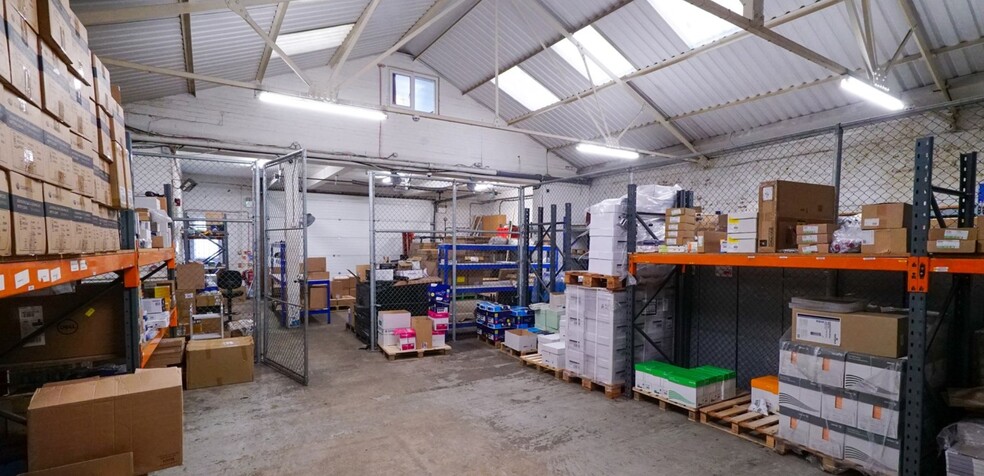 Unit 4 Black Swan Yard, London for sale - Building Photo - Image 3 of 3