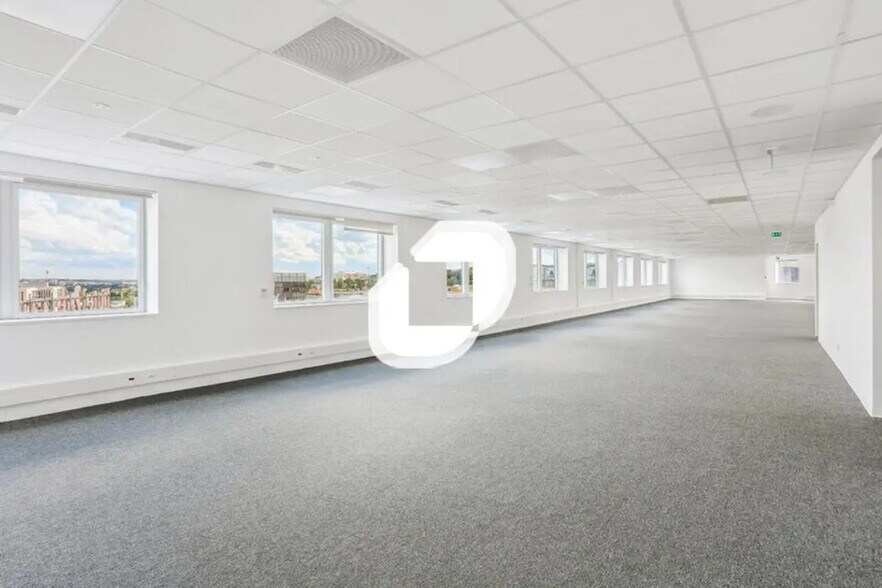 Office in Fontenay-sous-Bois to rent - Building Photo - Image 3 of 14