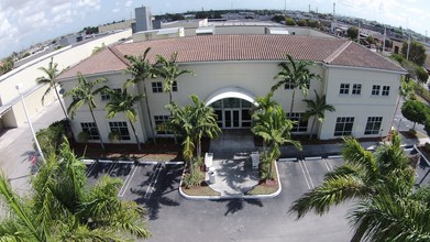 5605 NW 82nd Ave, Miami, FL for rent Building Photo- Image 1 of 22