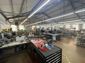 12 Doman Rd, Camberley to rent Interior Photo- Image 2 of 2