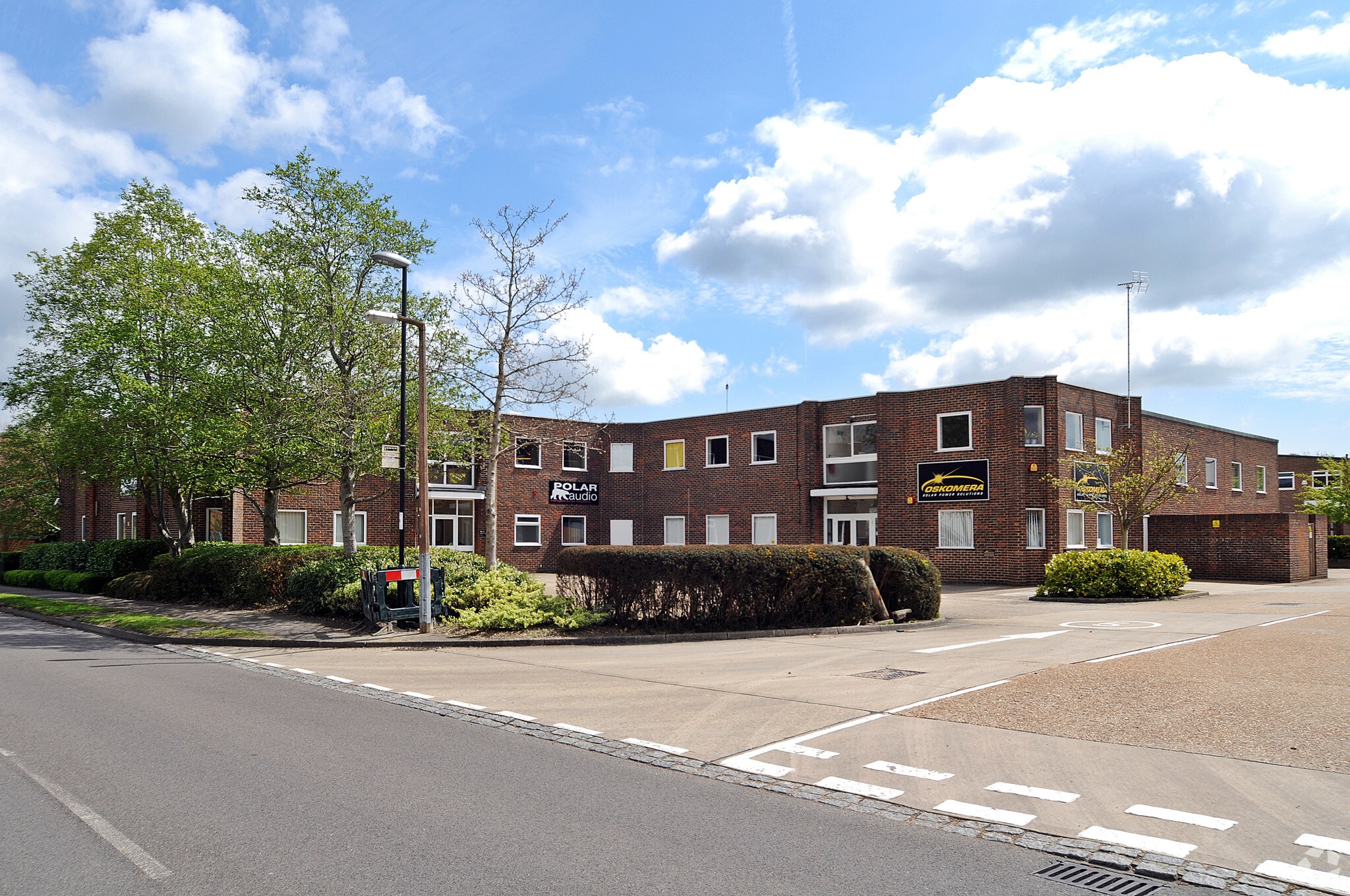 17-19 Albert Dr, Burgess Hill to rent Primary Photo- Image 1 of 7