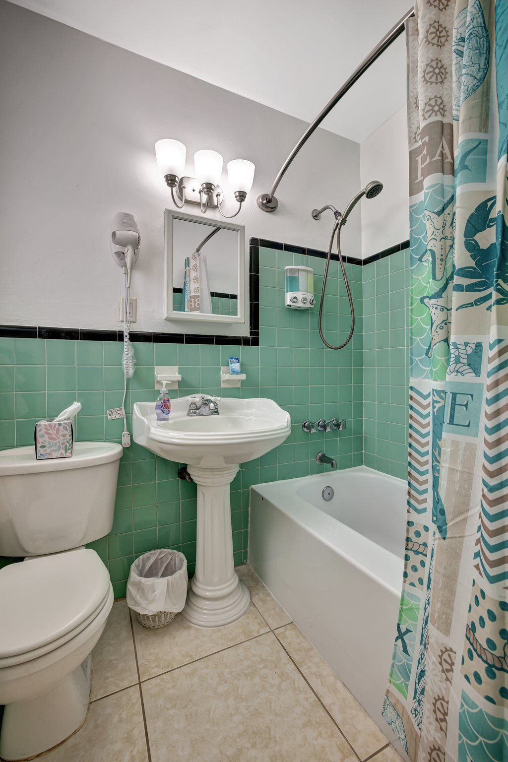 3211 SE 6th St, Pompano Beach, FL for sale Interior Photo- Image 1 of 1