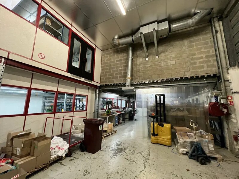 Light Industrial in Ferrières-en-Brie for sale Interior Photo- Image 1 of 6