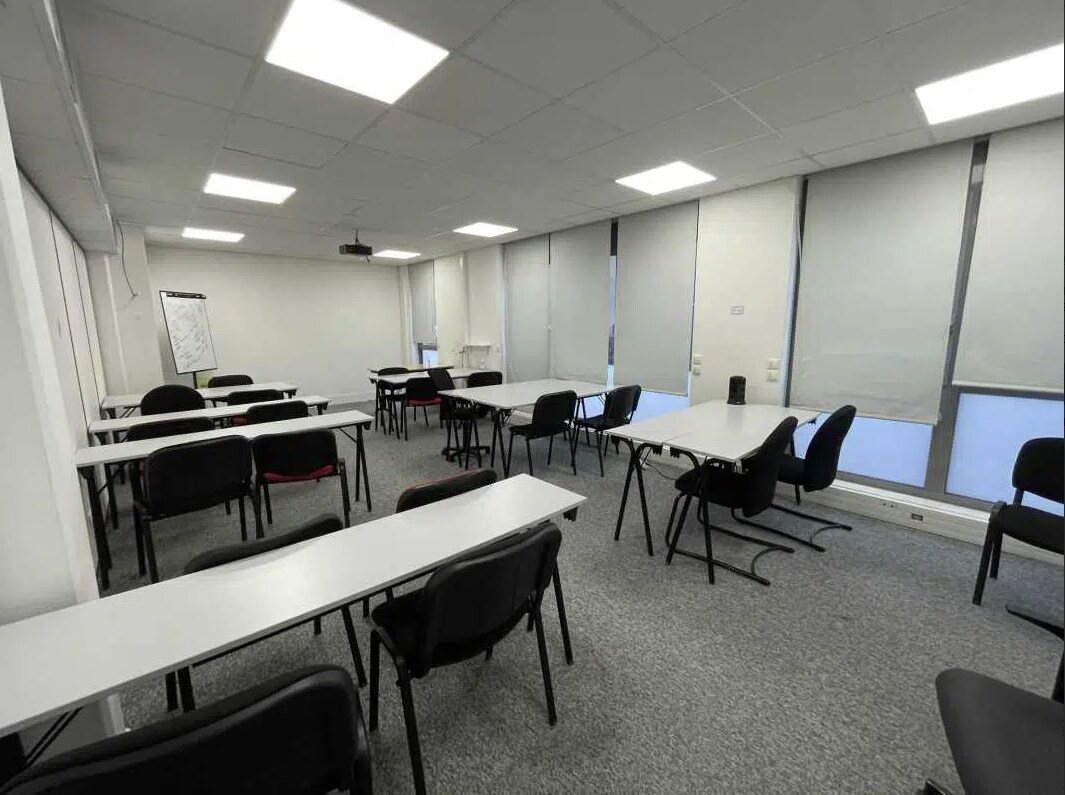 Office in Montreuil to rent Interior Photo- Image 1 of 3