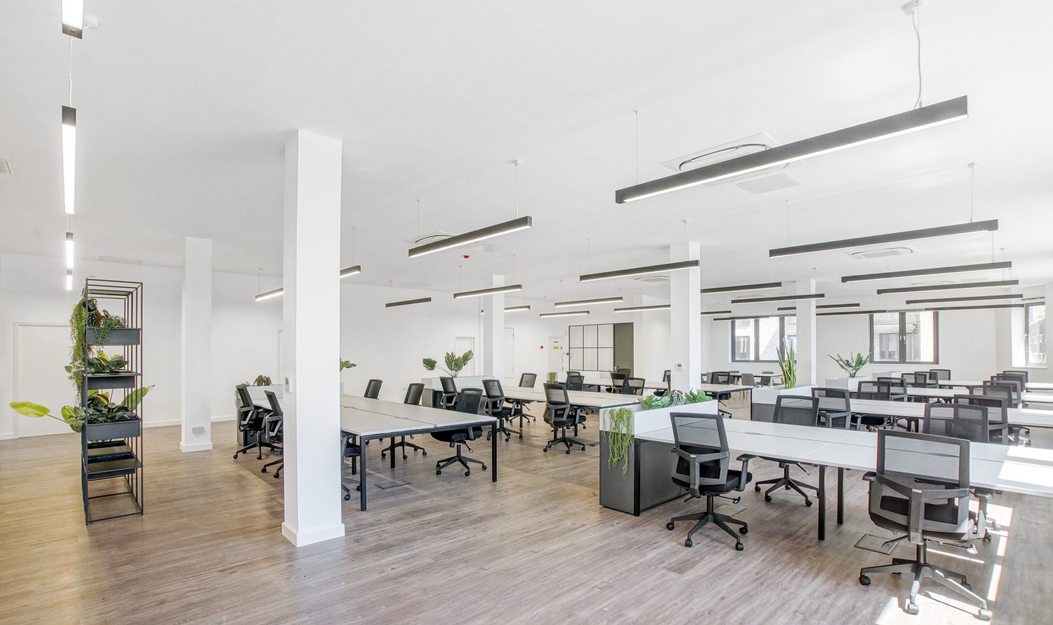 142 Central St, London to rent Interior Photo- Image 1 of 6