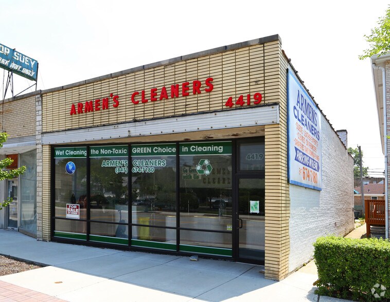 4419 Oakton St, Skokie, IL for sale - Primary Photo - Image 1 of 3