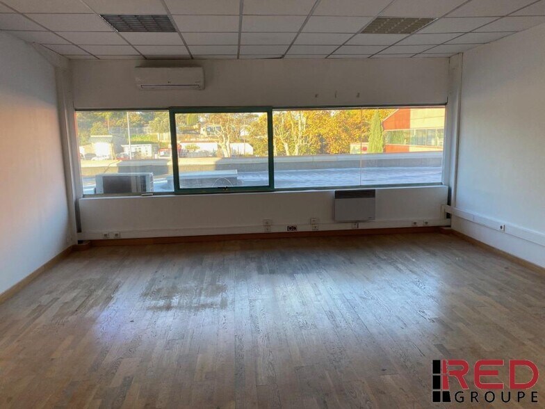 Light Industrial in Aubagne to rent - Interior Photo - Image 3 of 6