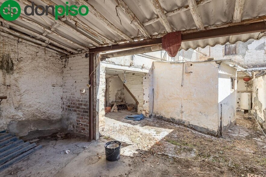 Calle Manuel de Góngora, 28, Ogíjares, Granada for sale - Interior Photo - Image 2 of 19