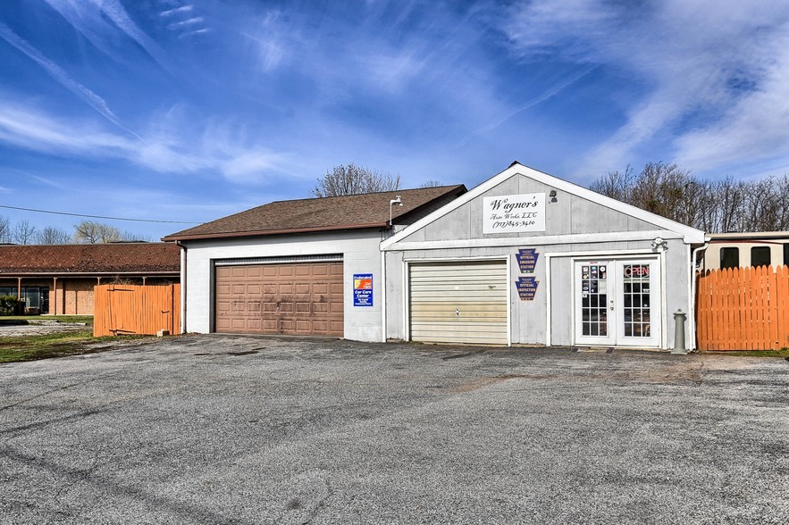 2410 Oakland Rd, Dover, PA for sale - Primary Photo - Image 1 of 1