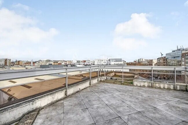 Location Bureaux 93 m²