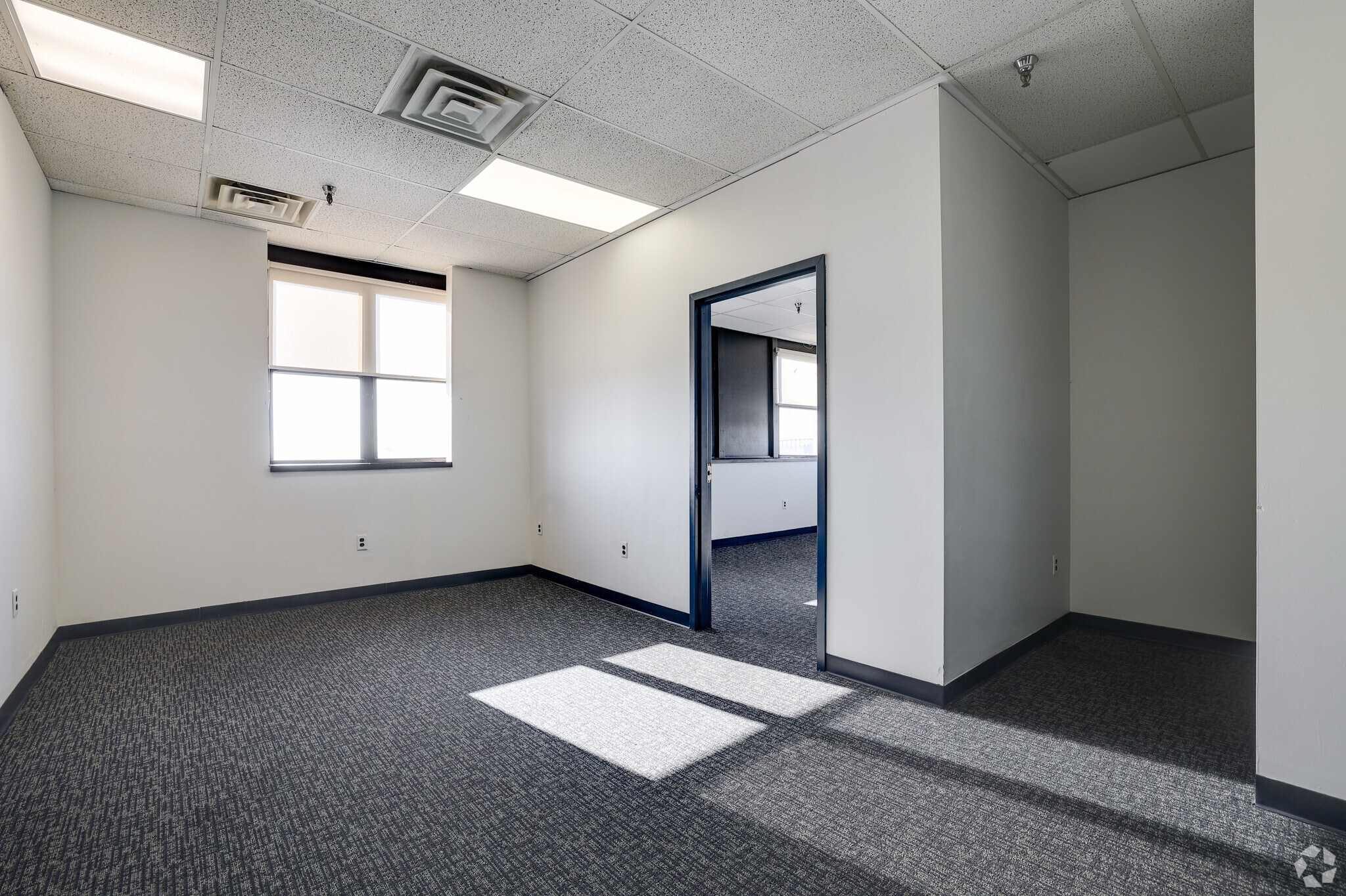 5070-5080 Parkside Ave, Philadelphia, PA to rent Interior Photo- Image 1 of 2