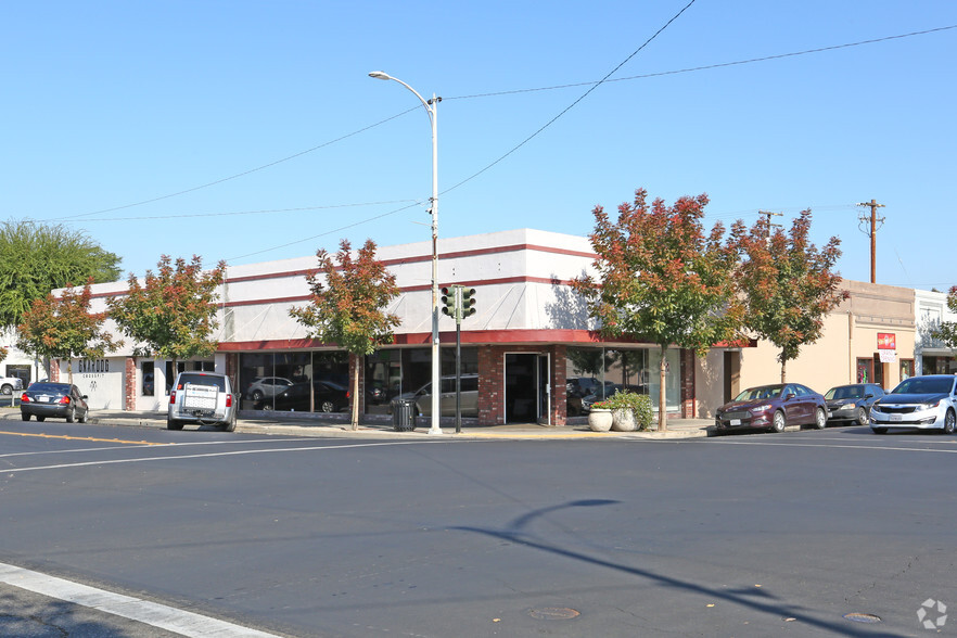 960 G St, Reedley, CA for sale - Primary Photo - Image 1 of 22