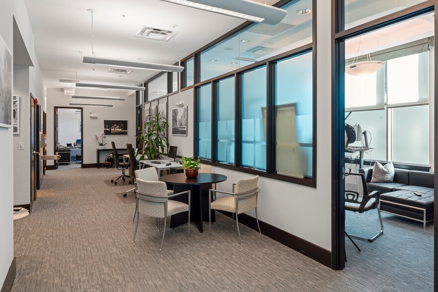 7809 Woodmont Ave, Bethesda, MD to rent - Interior Photo - Image 3 of 13