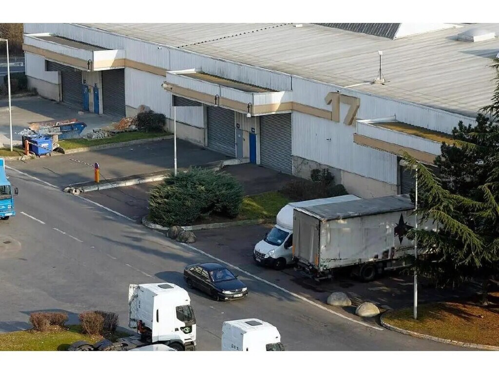 Location Entrepôt logistique 339 m² - Photo 1