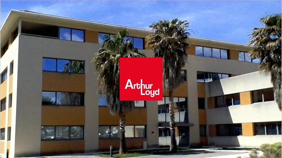 515 Avenue De La Tramontane, La Ciotat for sale - Primary Photo - Image 1 of 5