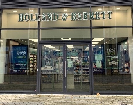 Station Rd, Addlestone to rent Building Photo- Image 1 of 1