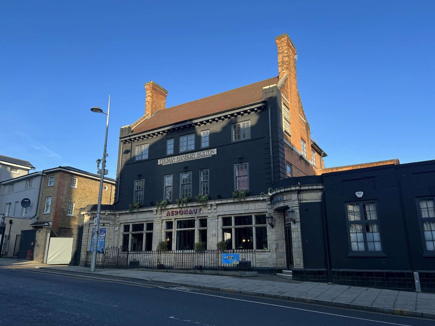 264 High St, London to rent Building Photo- Image 1 of 4