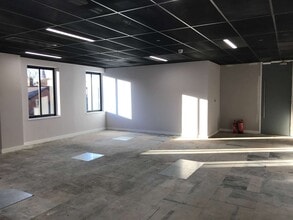 Dumfries Pl, Cardiff to rent Interior Photo- Image 1 of 1