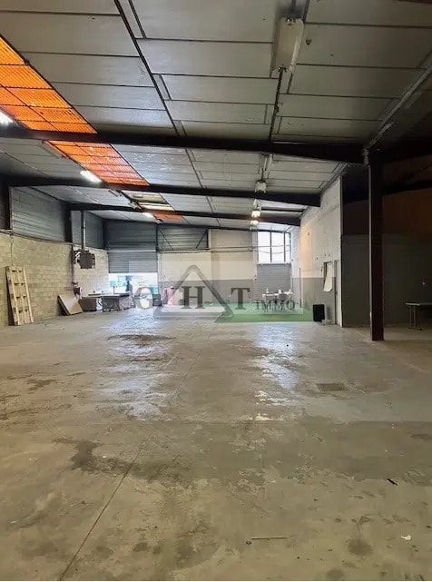 Location Entrepôt 400 m² - Photo 1