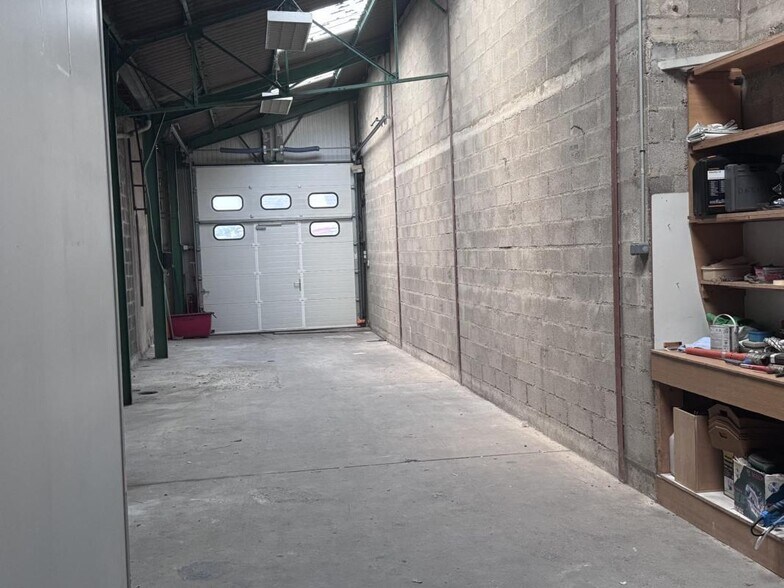Industrial in Colombes for sale - Interior Photo - Image 3 of 17