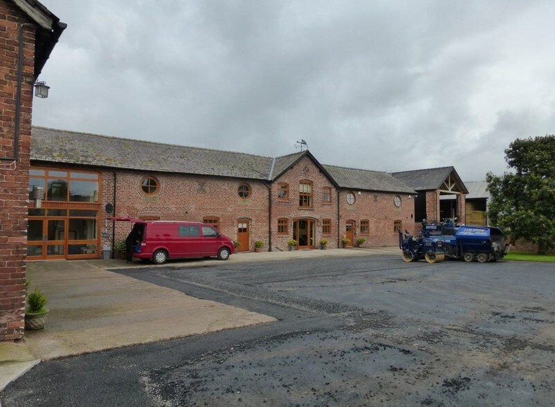 Twemlow Ln, Crewe CW4 8GE UK