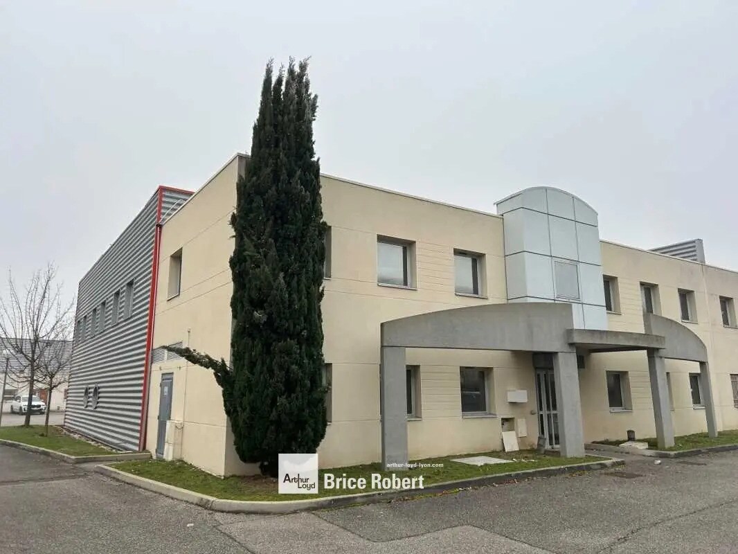 Office in Saint-Priest to rent Building Photo- Image 1 of 13