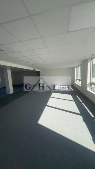 Office in Saint-Ouen-sur-Seine to rent - Interior Photo - Image 3 of 8