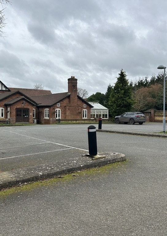 Grantham Rd, Old Somerby to rent Building Photo- Image 1 of 4