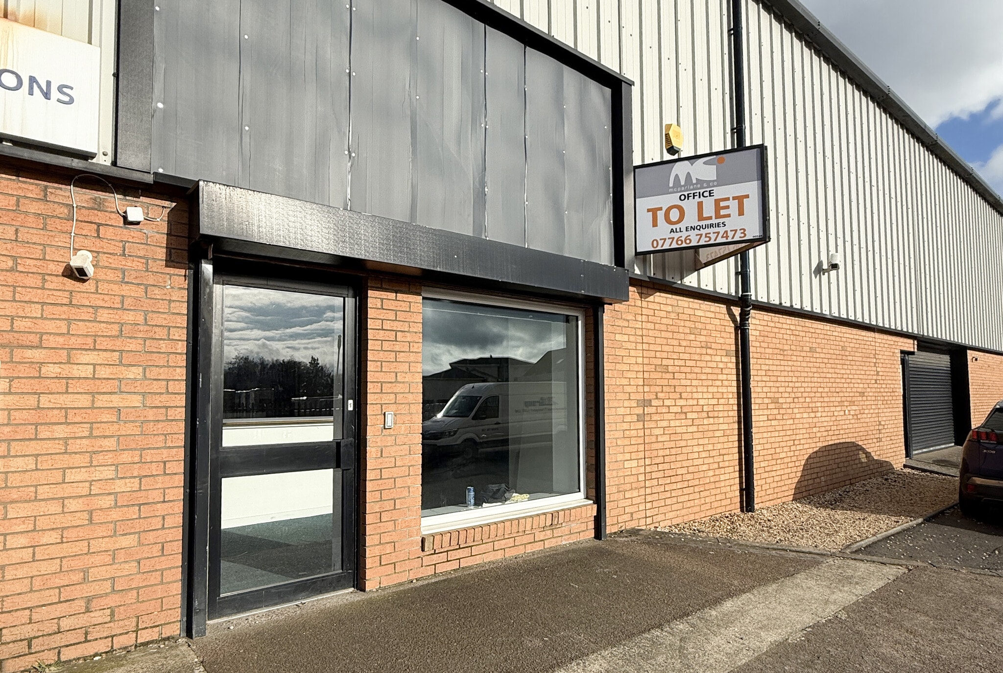 Peel Park Pl, Glasgow to rent Building Photo- Image 1 of 4