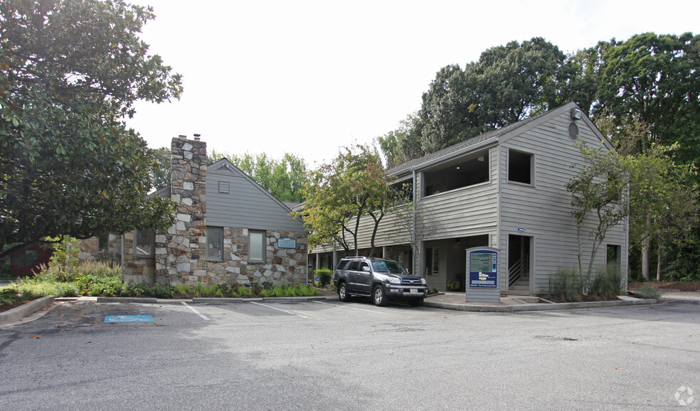 690-692 Ritchie Hwy, Severna Park, MD for rent - Primary Photo - Image 1 of 16