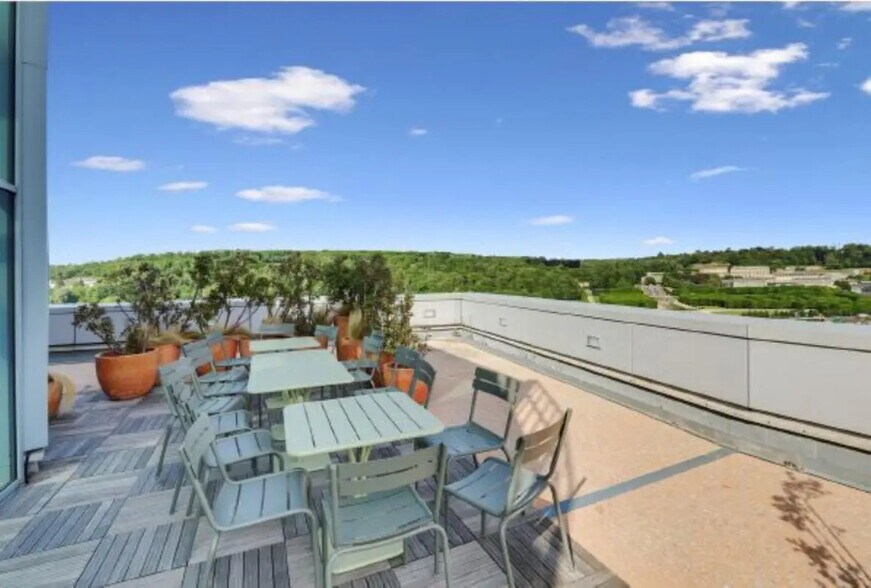 27-33 Quai Alphonse Le Gallo, Boulogne-Billancourt to rent - Building Photo - Image 2 of 19