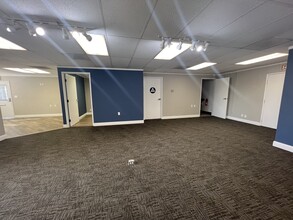 930 Alhambra Blvd, Sacramento, CA for rent Interior Photo- Image 2 of 7