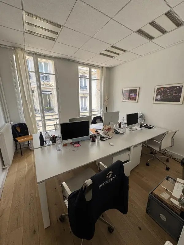 Location Bureaux 98 m² - Photo 1