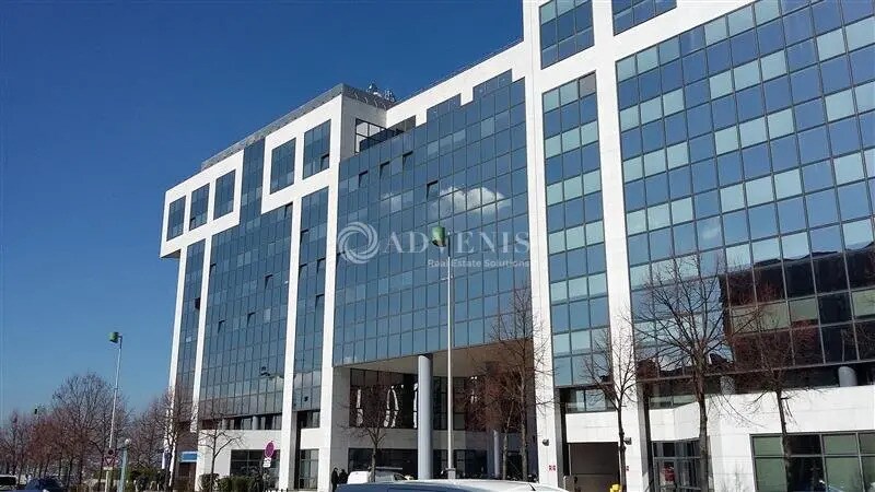 Office in Noisy-le-Grand to rent - Building Photo - Image 2 of 6