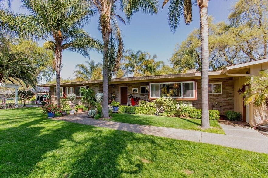 2425 River Rd, Modesto 95351