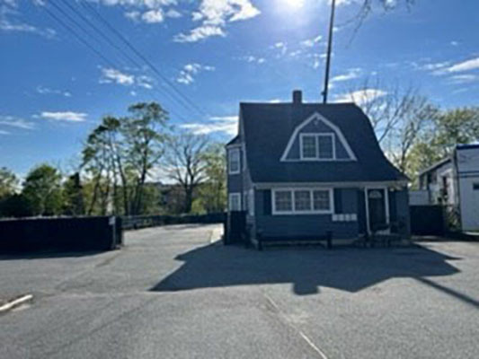 282 Railroad Ave, Sayville, NY for rent - Primary Photo - Image 1 of 3