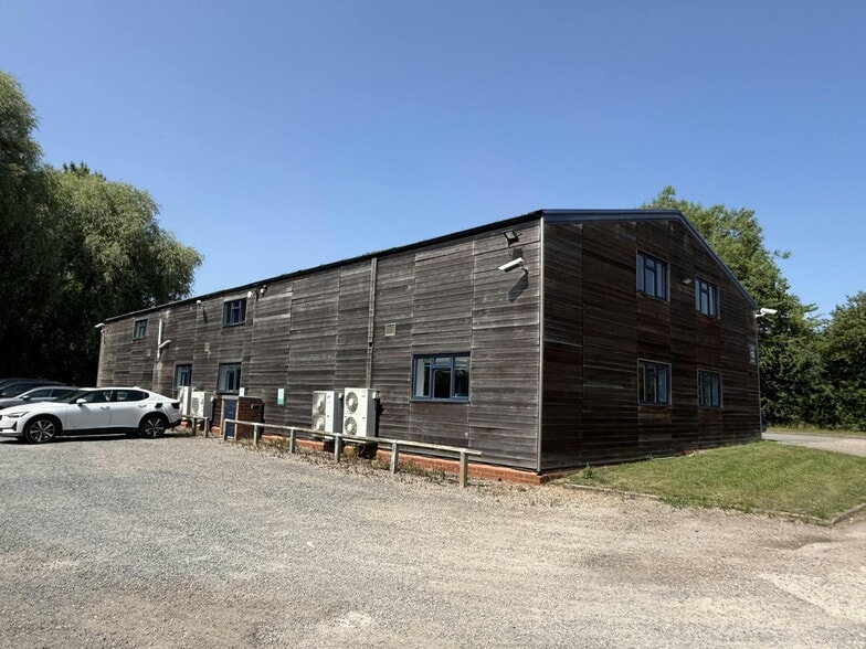 Dark Ln, Warwick to rent - Building Photo - Image 3 of 7