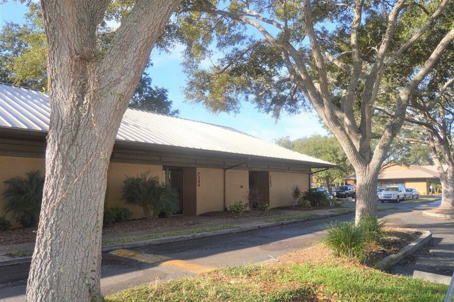 7202-7244 Beneva Rd, Sarasota, FL for rent - Building Photo - Image 2 of 4