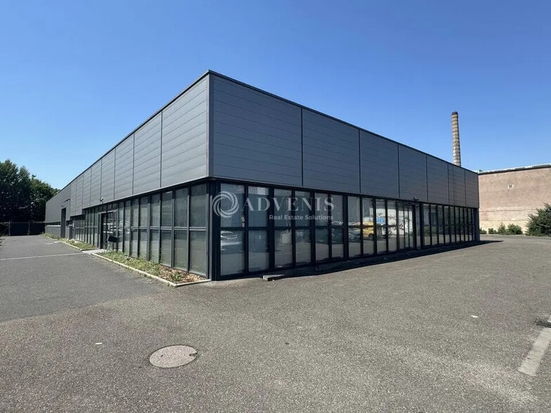 Light Industrial in Strasbourg to rent - Building Photo - Image 1 of 10