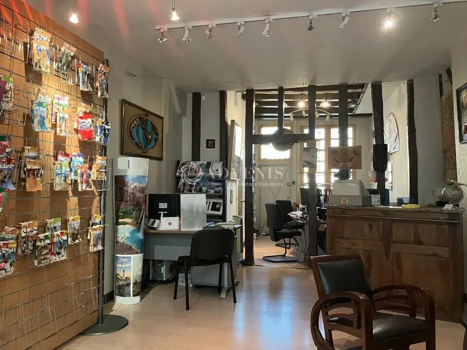 Retail in Bourges for sale Interior Photo- Image 1 of 4