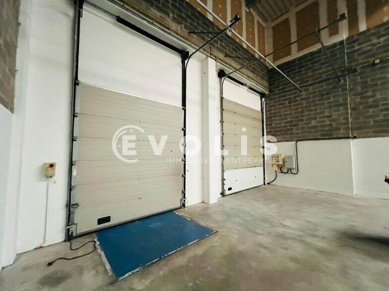 Light Industrial in Moissy Cramayel to rent - Interior Photo - Image 2 of 5
